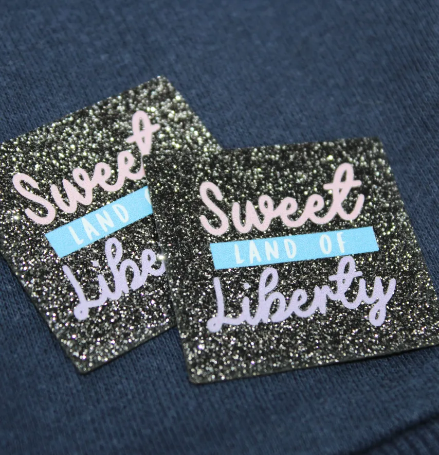 Нашивка из глитера "Sweet liberty" 40*40 мм черного цвета-1