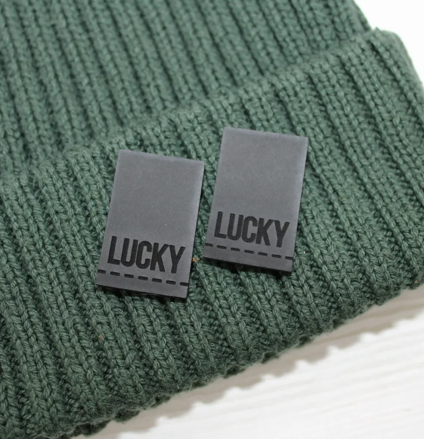 Нашивка "Lucky" 20*32 мм черного цвета-2