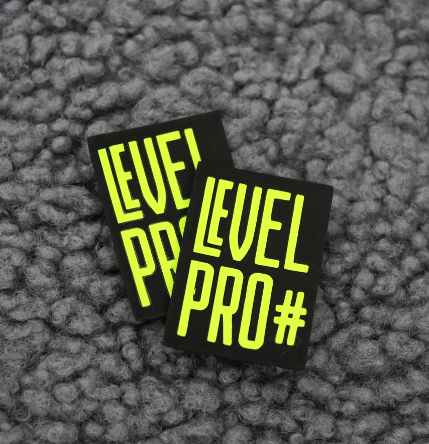 Нашивка "LevelPro #" 25*35мм черного цвета с желтой надписью-1