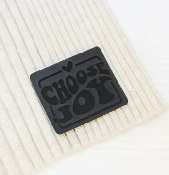 Нашивка "Choose joy" 40*35 мм чорного кольору