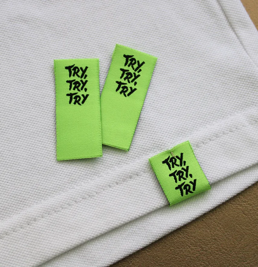 Бирка жакардова "Try,try,try" 20*45 мм зеленого кольору з чорним лого-2