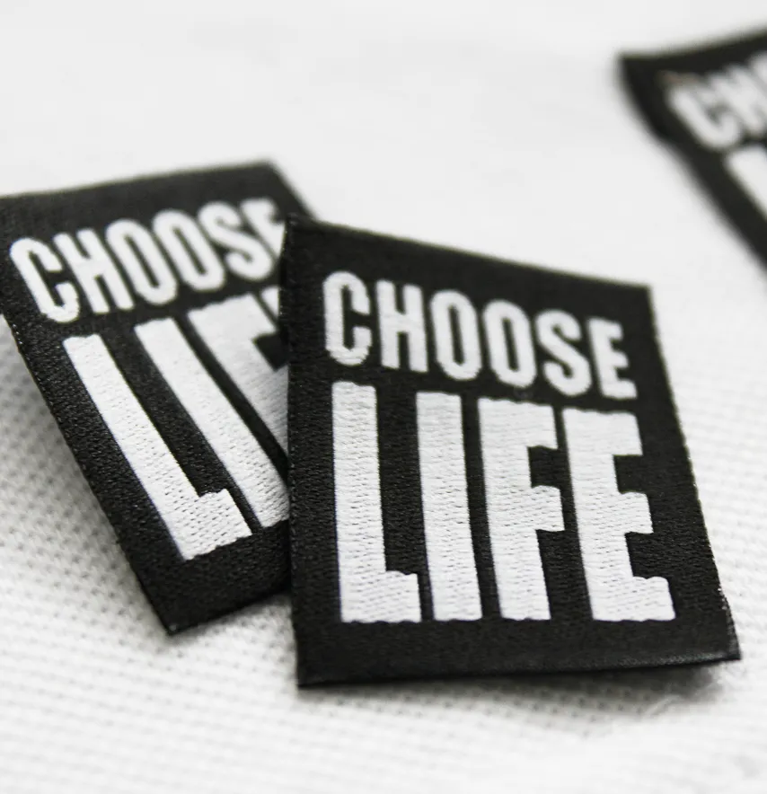Бирка жакардова "Choose life" 25*30 мм чорного кольору з білим лого-3