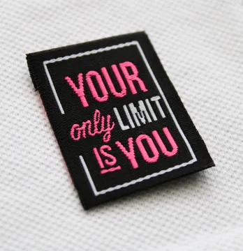 Бирка жаккардовая "Your limit" 25*30 мм черного цвета с белым и розовым лого