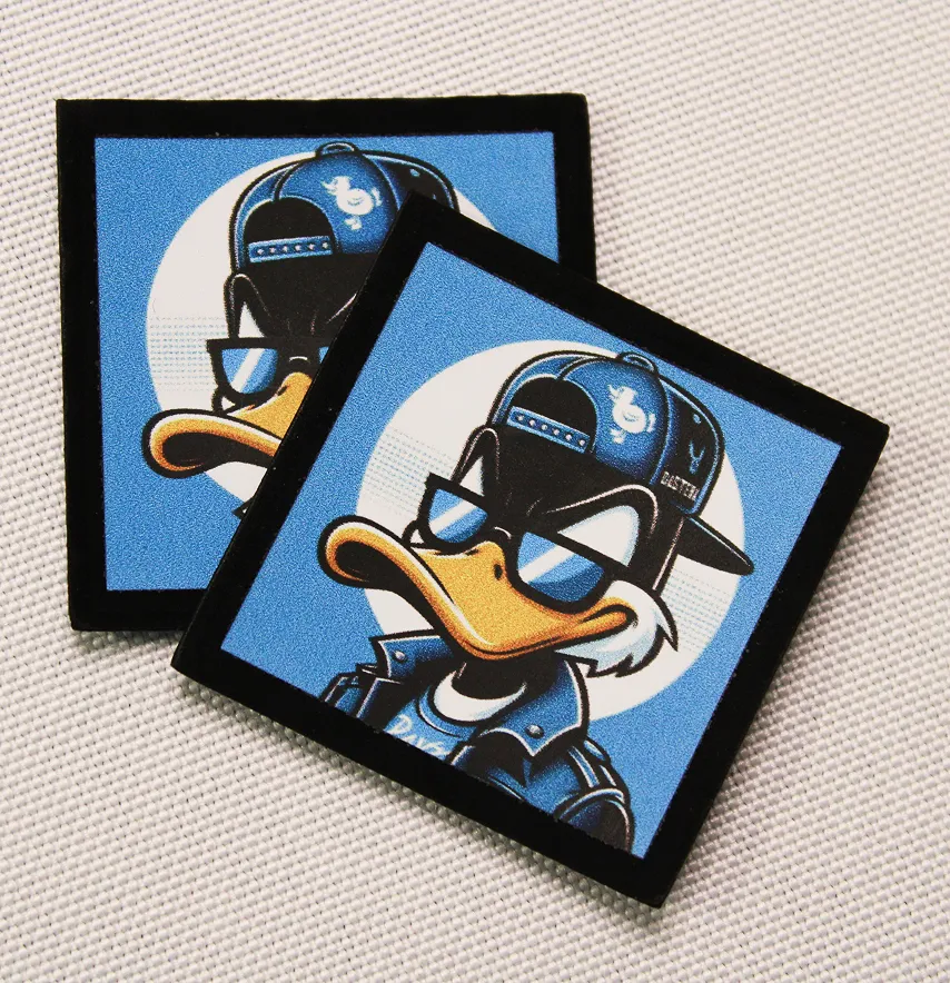 Нашивка "Duffy duck" 40*40 мм синего цвета-1