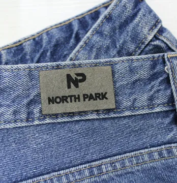 Нашивка "North park" 30*50мм серого цвета