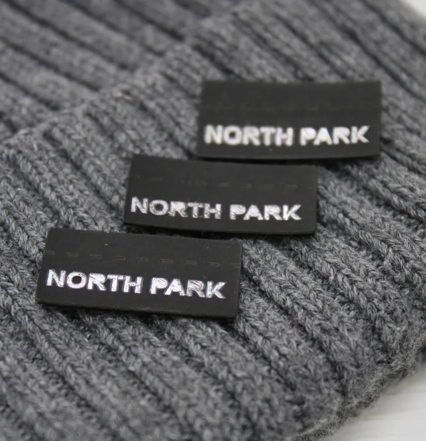 Нашивка "North park" 30*15 мм чорного кольору-1