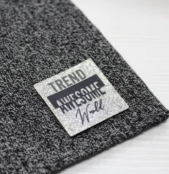 Нашивка из глитера "Trend awesome" 40*40 мм серебряного цвета