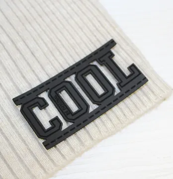 Нашивка "Cool" 60*35 мм чорного кольору