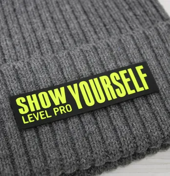 Нашивка "Show Yourself" 20*80мм зелено-желтого цвета.