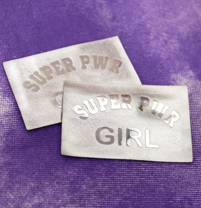 Нашивка "Super pwr girl" 60*40 мм срібного кольору-2