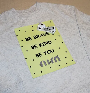 Нашивка тканева з декором "Be brave" з глітером 16,5*22 см