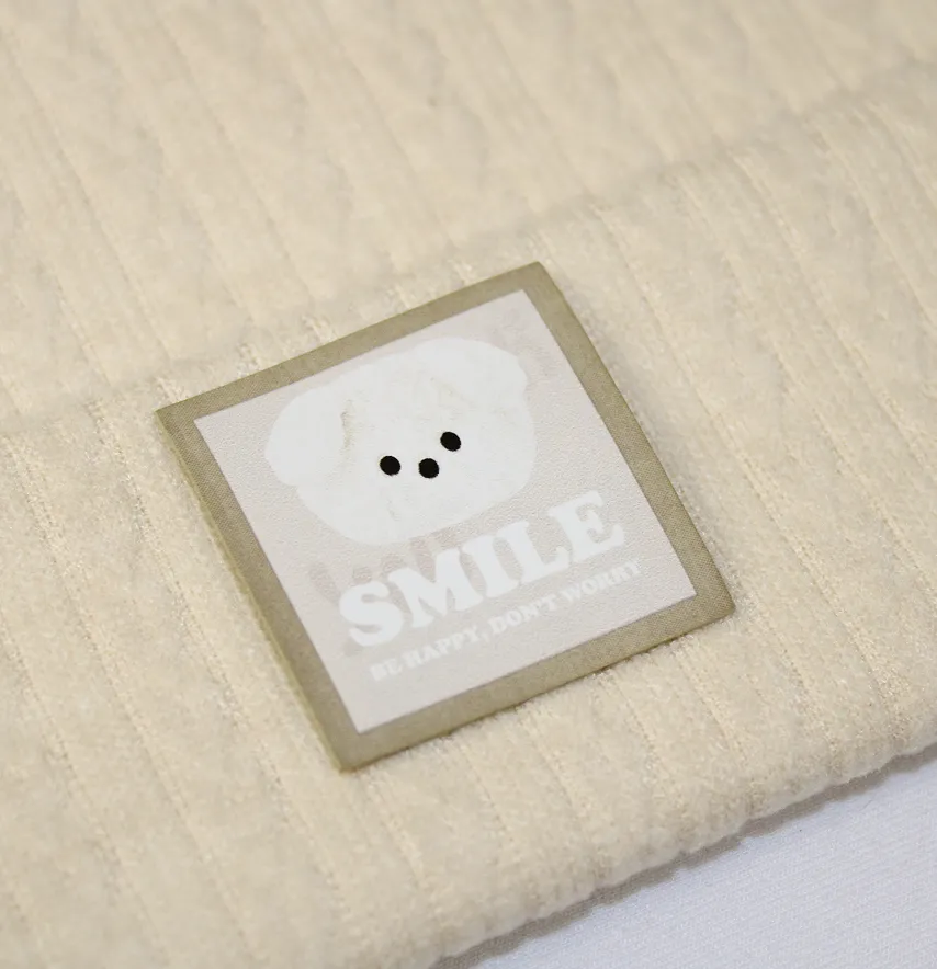 Нашивка "Smile" собачка 40*40 мм бежевого цвета-1