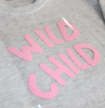 Термоаппликация объемная пуф «Wild Child» 16×15,5 см розового цвета.