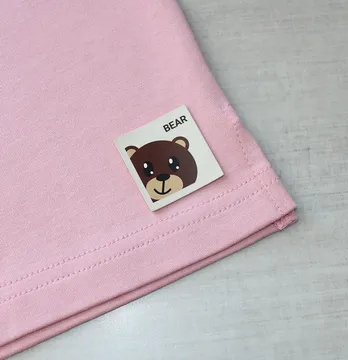 Нашивка "Bear" ведмедик виглядає 35*35 мм білого кольору