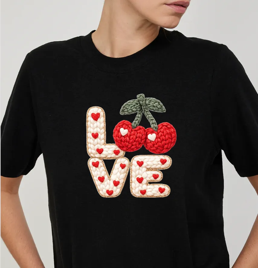 Термоналіпка "Love" в'язана з вишнями 19*21,5 см-1
