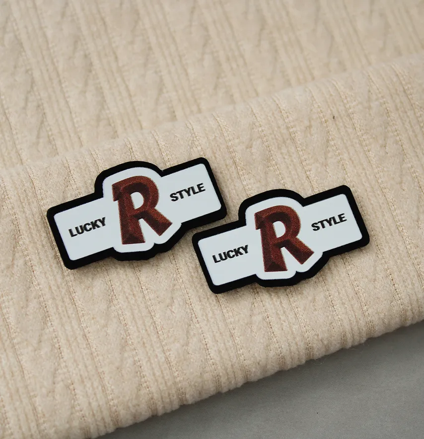 Нашивка "Lucky Style R" на белом 40*23 мм черная основа-2