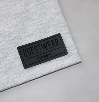 Нашивка "Questwear" 50*25 мм чорного кольору