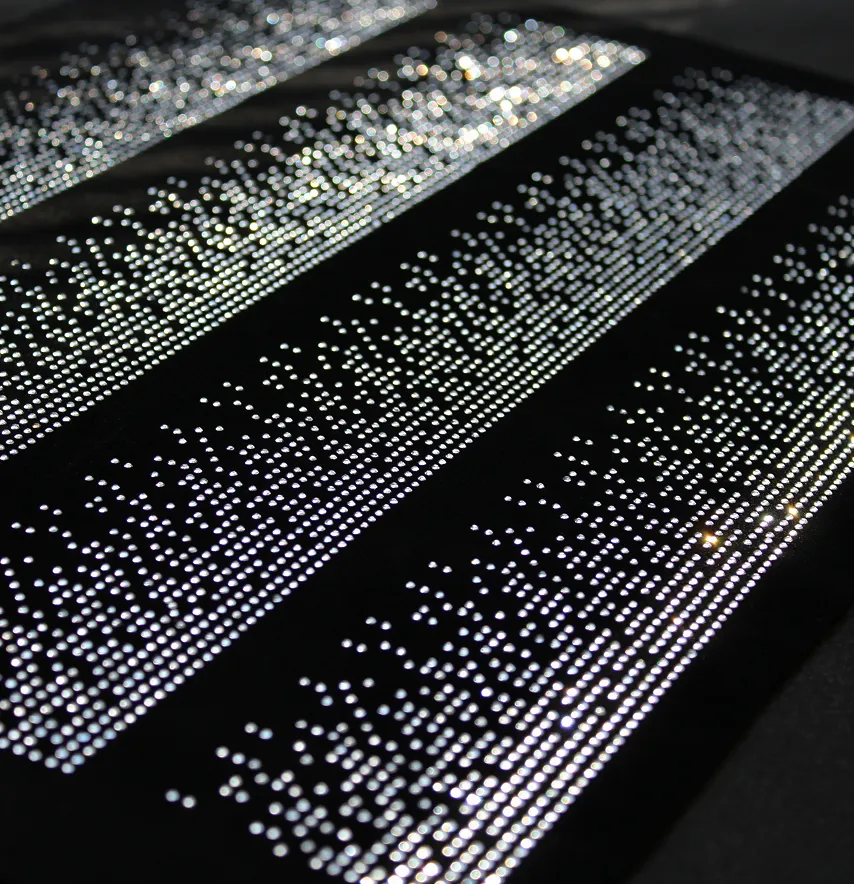Аппликация со страз "Дождь пиксель" ss6 crystal 43*27,5 см (4шт на листе)-1