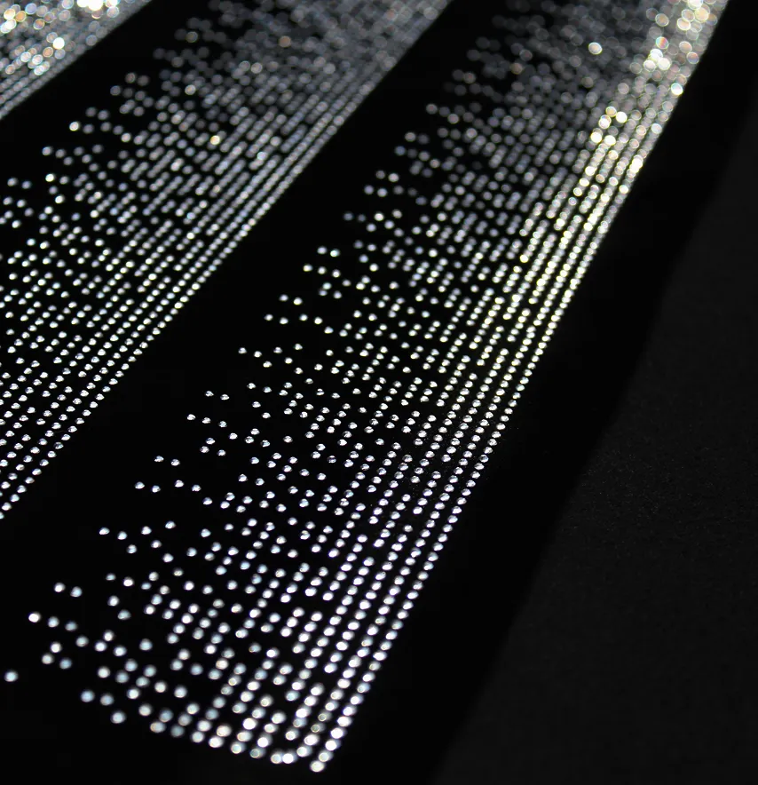 Аппликация со страз "Дождь пиксель" ss6 crystal 43*27,5 см (4шт на листе)-2