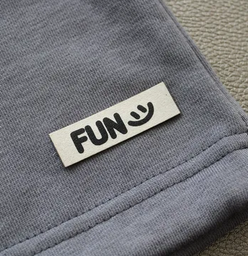 Нашивка "Fun" 50*15 мм сірого кольору