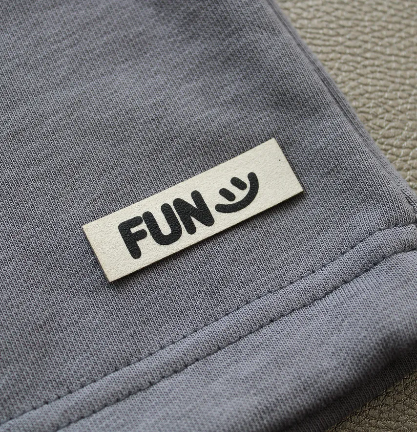 Нашивка "Fun" 50*15 мм сірого кольору-0