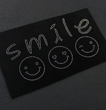 Аппликация из страз «Smile» SS6 серебро металлик 22×12,5 см.