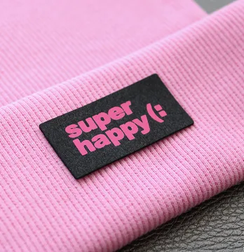 Нашивка "Super happy" 50*25 мм темно-сірого кольору