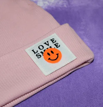 Нашивка жаккардовая "Love smile" смайлик оранжевый 38×38 мм.