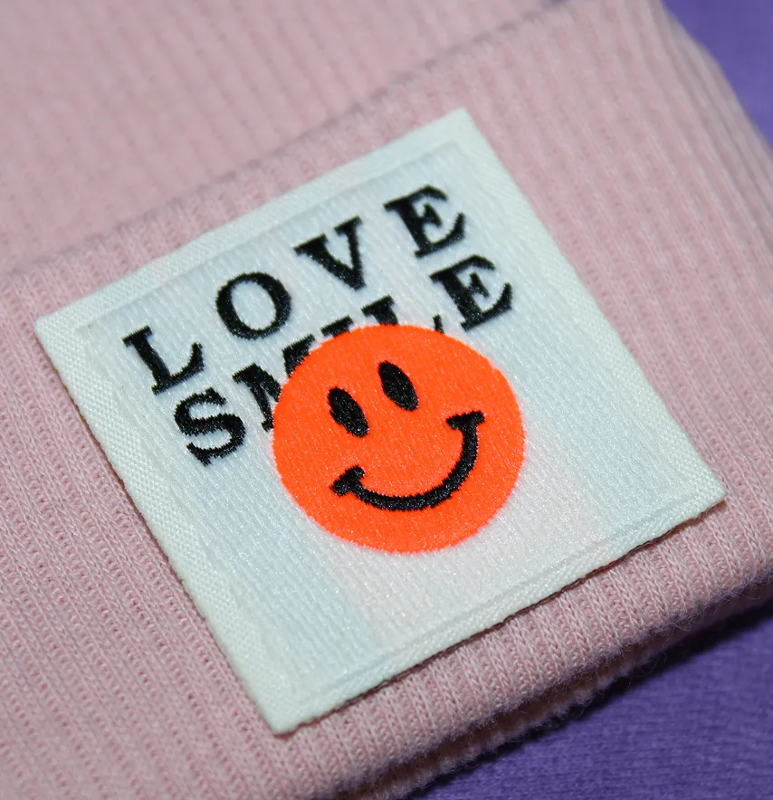 Нашивка жаккардовая "Love smile" смайлик оранжевый 38×38 мм.-1