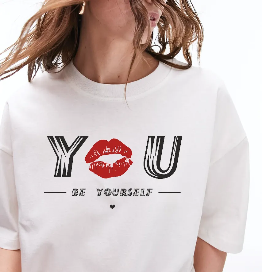 Термоналіпка "You be youself" губи 14,5*28 см чорного кольору-1