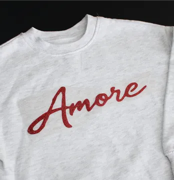 Термоаплікація з глітеру "Amore" 22*7,7 см червоного кольору