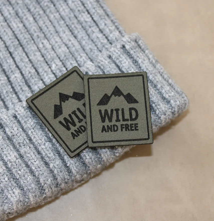 Нашивка "Wild and free" 30*35 мм кольору хакі -1