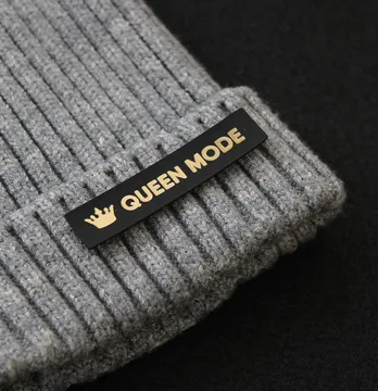 Нашивка "Queen mode" 60*12 мм чорного кольору з золотом