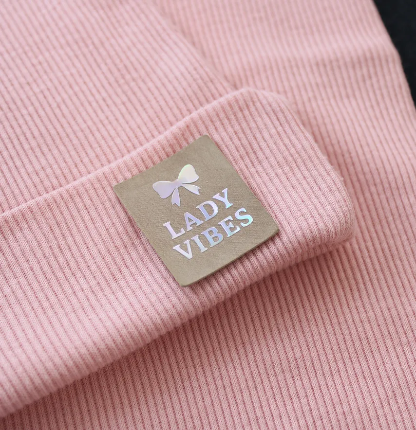 Нашивка "Lady vibes" 30*35 мм бежевого кольору з голограмою -0