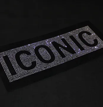 Аплікація зі страз "Iconic" ss6 cрібло металік 30*10 см (2шт на лист)
